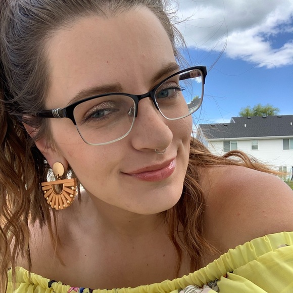 Meet the Posher - Picture 2 of 3